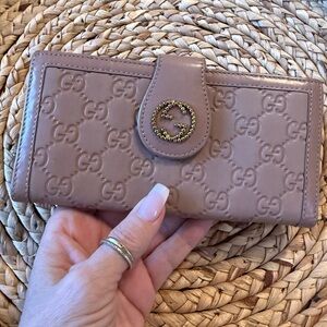 GUCCI Guccissima Long Wallet Nude Embossed Leather With Interlocking GG Logo